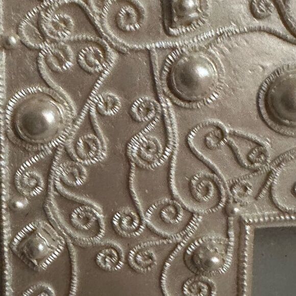 Silver crystal beaded and Pearl detailed picture frame w velvet backing NWOT - Picture 7 of 10